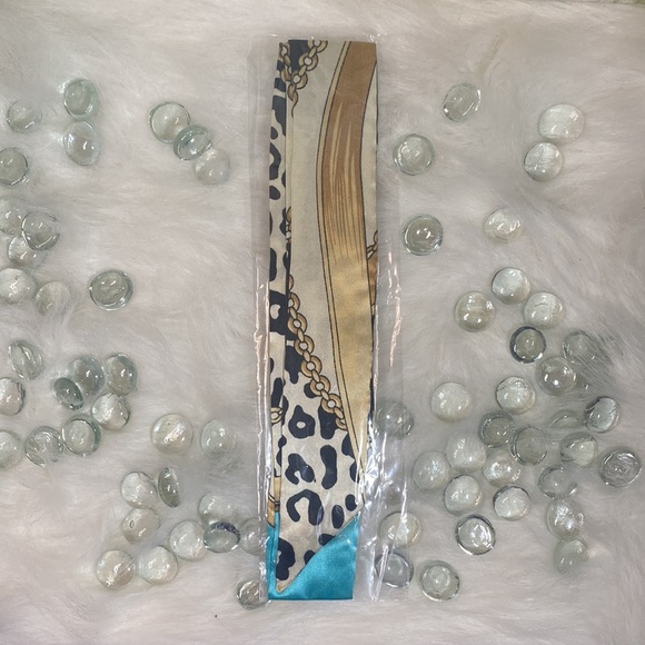 Handbag/ hair/ neck embellishment print (NWOT) - Picture 2 of 2